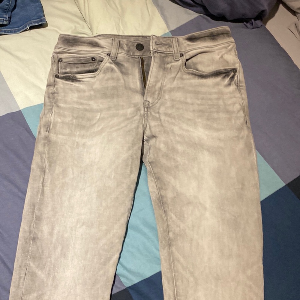 Express, grey jeans.